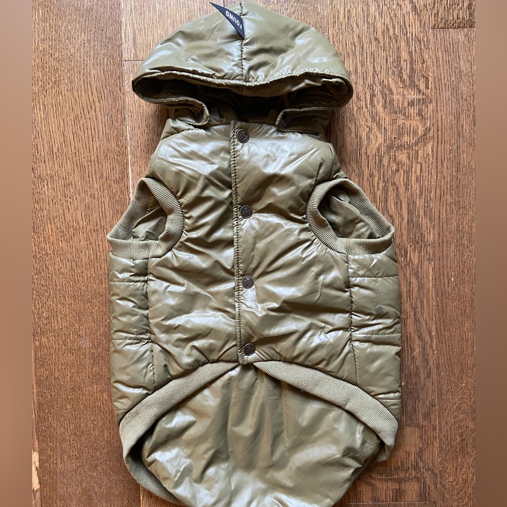 DOG olive puffer jacket with removable hood. XL NWT